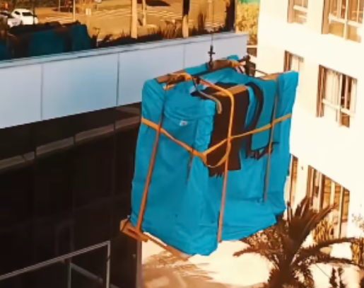 Içamento de um spa jacuzzi com 250 kg